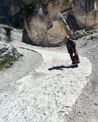 Second day of Dolomites trip - legendary MTB bike route, astonishing views and nice people around . #euc #ekolkateam...